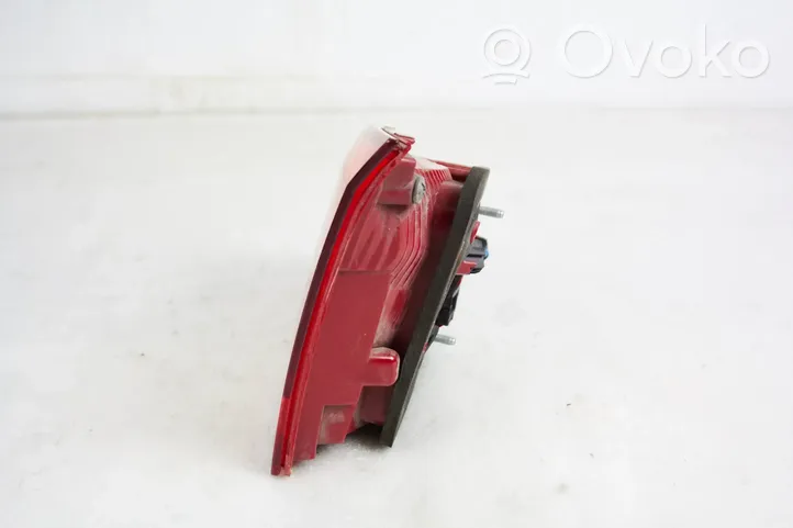 Volkswagen PASSAT B6 Lampy tylnej klapy bagażnika 3AF945094K