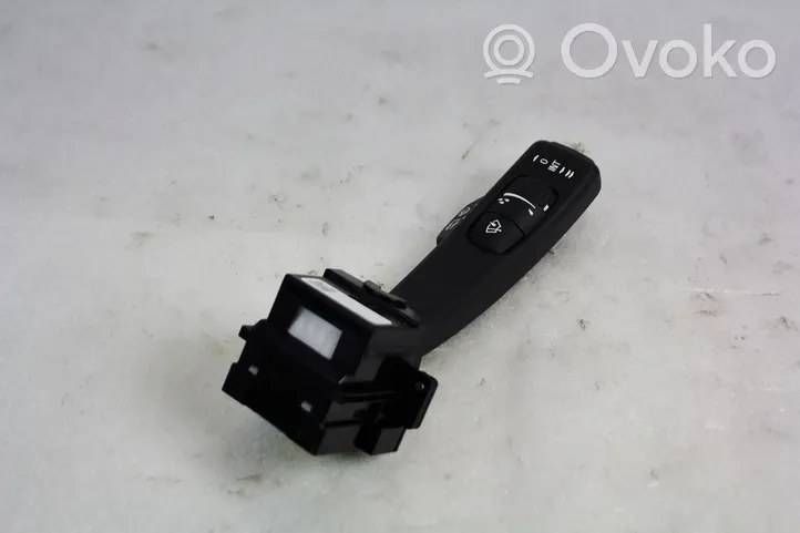 Volvo V40 Cross country Interruptor/palanca de limpiador de luz de giro 31456042