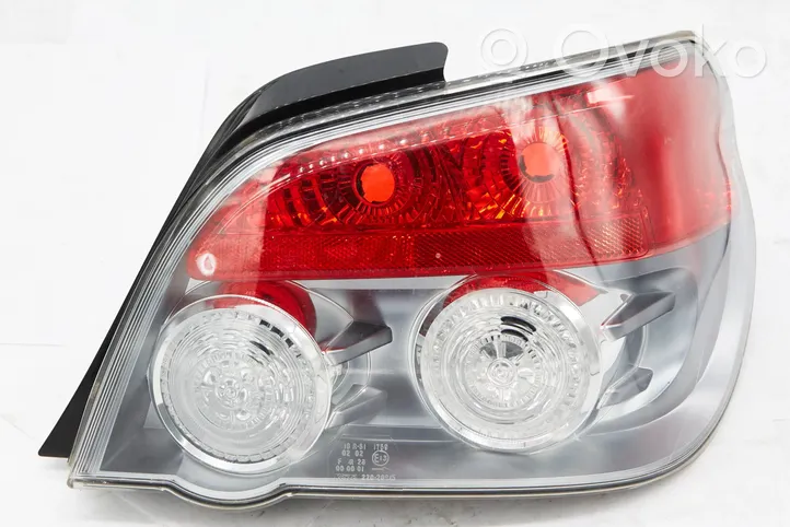 Subaru Impreza II Lampa tylna 22020915