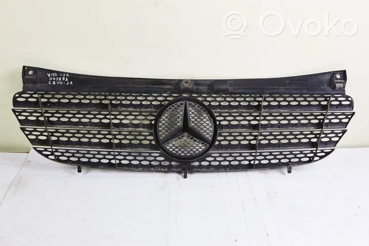 Mercedes-Benz Vito Viano W639 Grille calandre supérieure de pare-chocs avant a6398800185