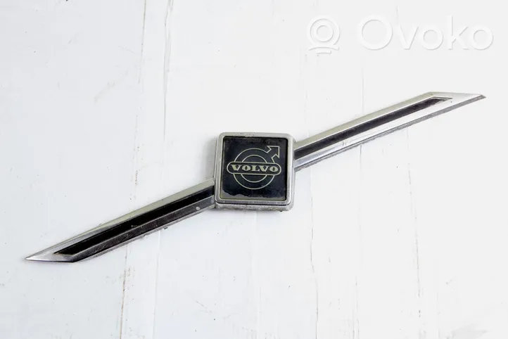 Volvo 440 Manufacturer badge logo/emblem 451728