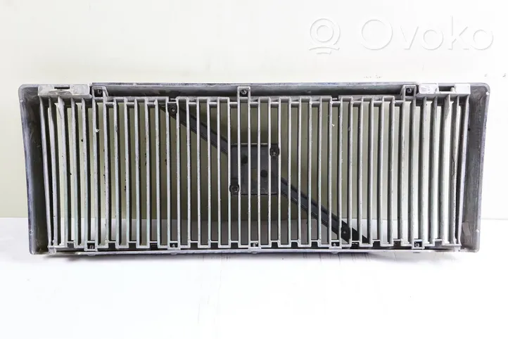 Volvo 940 Grille de calandre avant 1358486