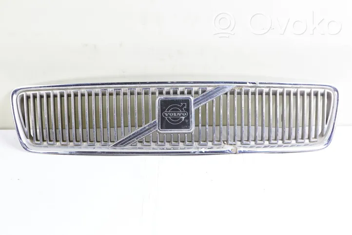 Volvo S40, V40 Grille calandre supérieure de pare-chocs avant 803301