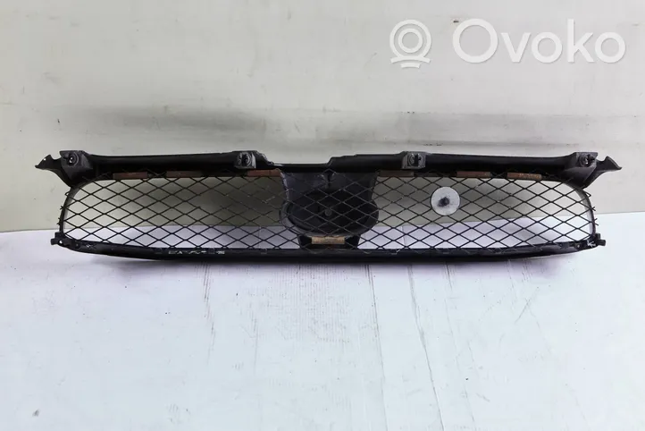 Subaru Impreza II Grille calandre supérieure de pare-chocs avant 91121fe120