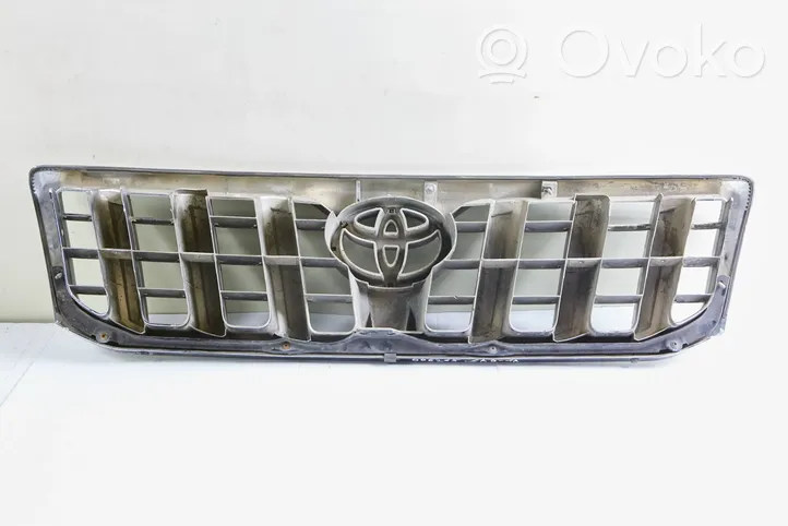 Toyota Land Cruiser (J120) Maskownica / Grill / Atrapa górna chłodnicy 5311160570