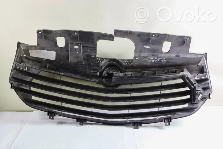 Opel Vivaro Front bumper upper radiator grill 623104066R