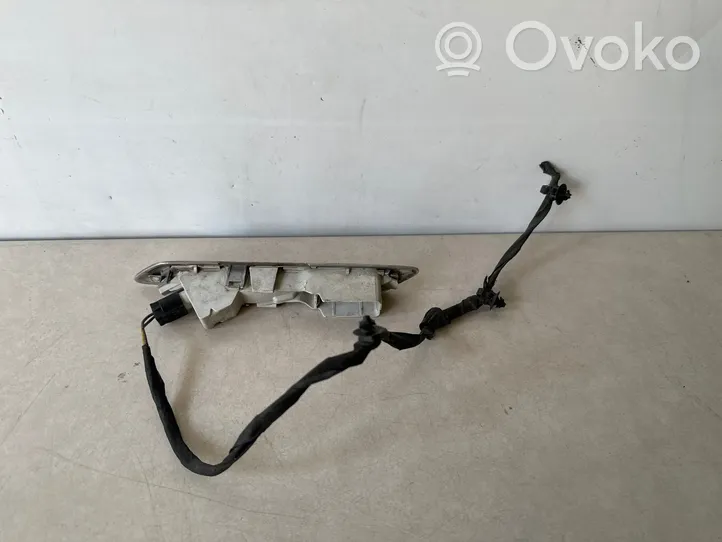 BMW 5 F10 F11 Indicatore di direzione del parafango anteriore 7154167