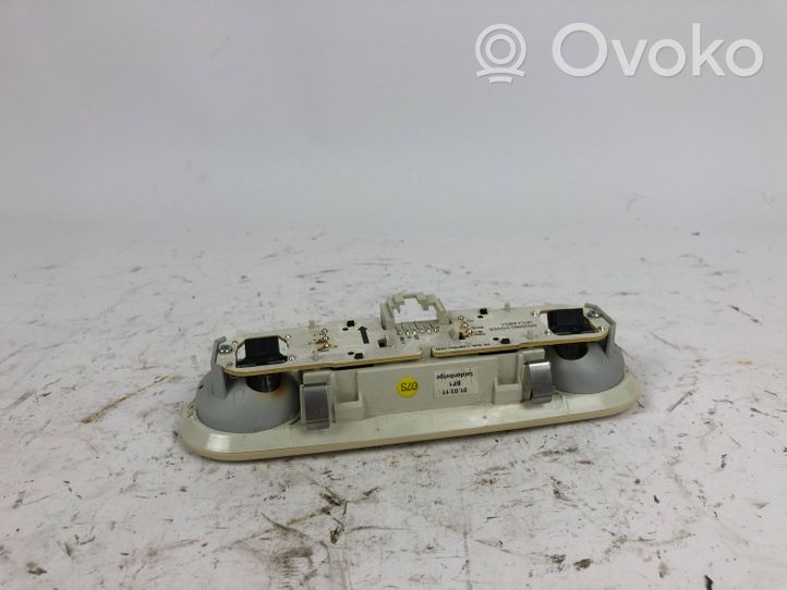 Audi A6 C7 Lampka podsufitki tylna 4G0947111