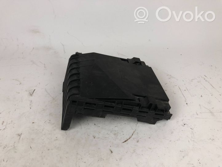 Volkswagen Eos Fuse box cover 1K0937132G