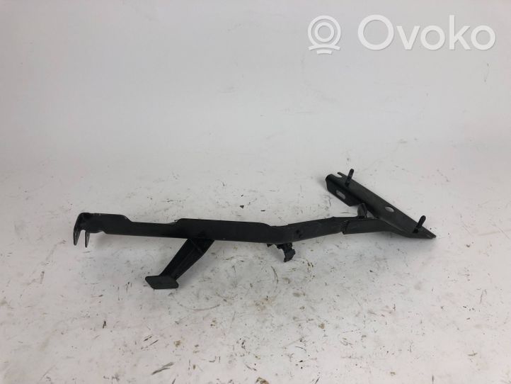 Audi RS5 Supporto di montaggio del parafango 8T0821135H