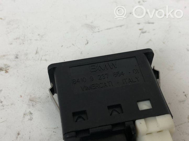 BMW X6 E71 USB-pistokeliitin 9237654