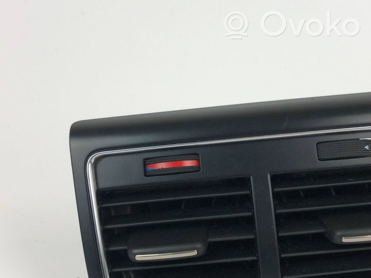 Audi A4 S4 B8 8K Takaosan ilmakanavan tuuletussuuttimen ritilä 8K0819203D