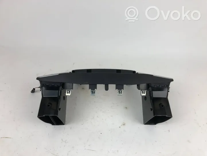 Maserati Ghibli Centrālais gaisa ventilācijas režģis 670066392