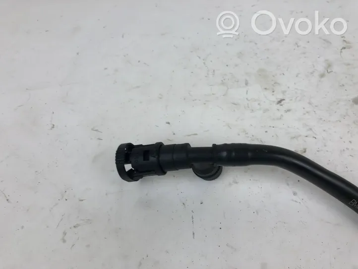 BMW 3 F30 F35 F31 Tuyau sous vide 8608035