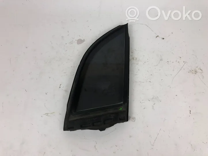 Toyota Mirai Vetro del deflettore della portiera anteriore - quattro porte 6821662010