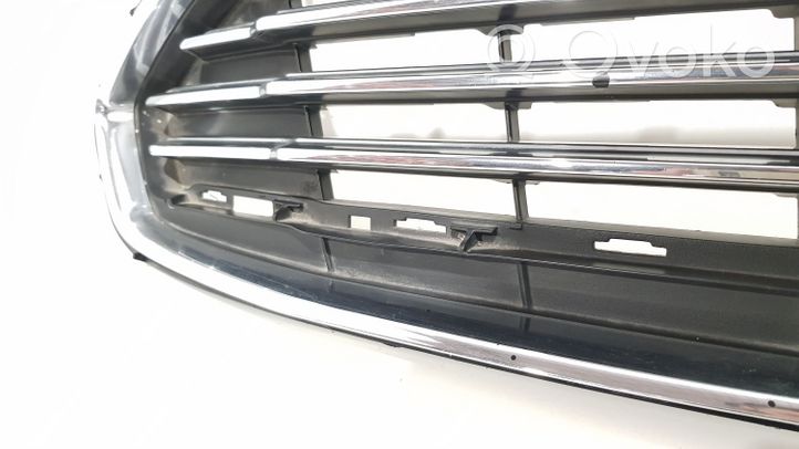 Ford Mondeo MK V Grille calandre supérieure de pare-chocs avant DS73815