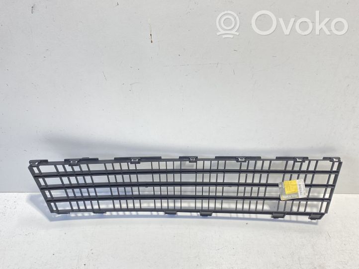 Renault Clio III Grille inférieure de pare-chocs avant 7701072018