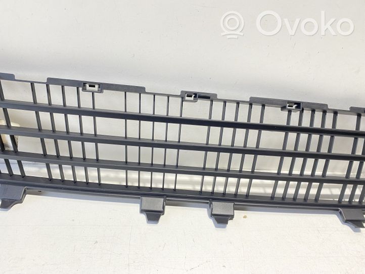 Renault Clio III Grille inférieure de pare-chocs avant 7701072018