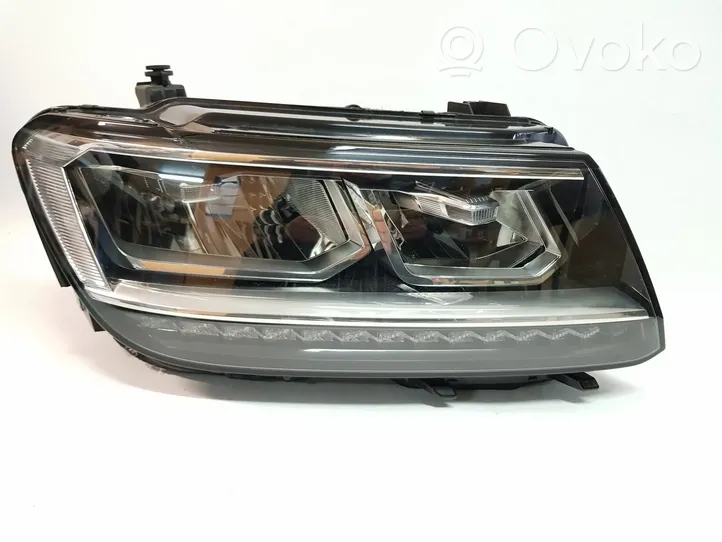 Volkswagen Tiguan Lampa przednia 5NB941036B