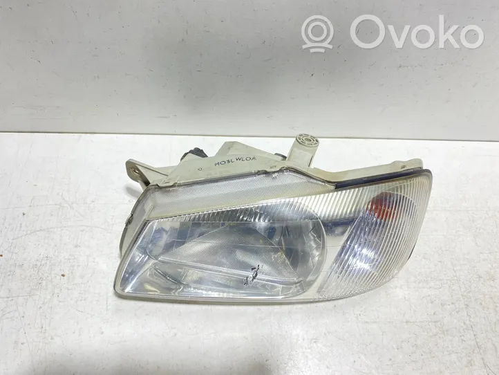 Hyundai Accent Headlight/headlamp 92101250