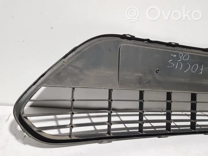 Ford Focus Grille inférieure de pare-chocs avant 8M5117B968