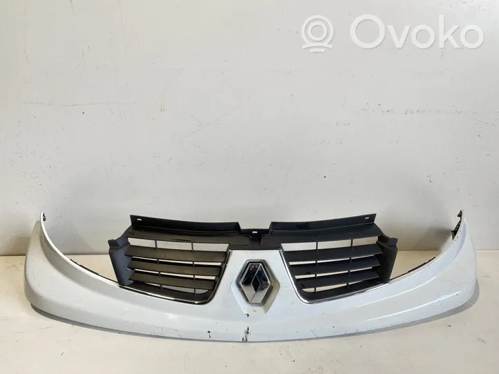 Renault Trafic II (X83) Grille calandre supérieure de pare-chocs avant 623100251R