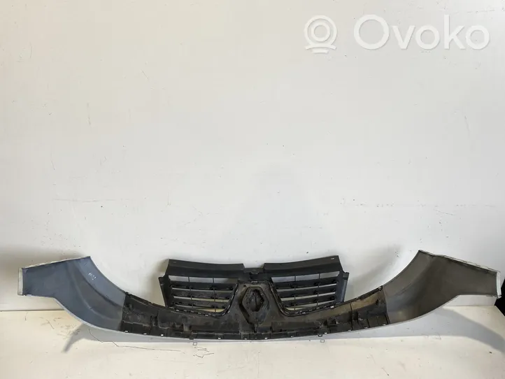 Renault Trafic II (X83) Grille calandre supérieure de pare-chocs avant 623100251R