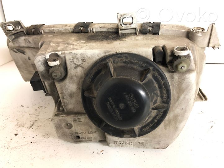 Volkswagen Sharan Lampa przednia 0301048302