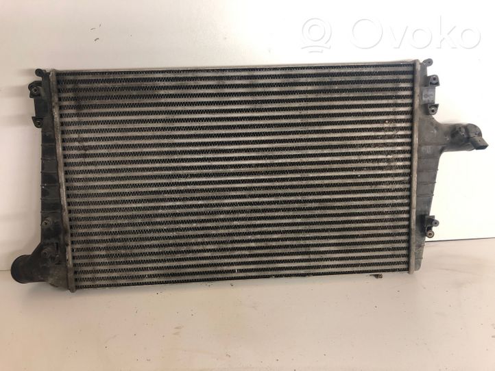 Audi A6 S6 C5 4B Starpdzesētāja radiators 