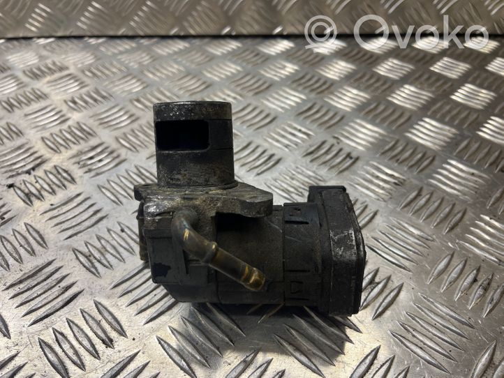 Opel Vectra C Valvola EGR 00005321A8