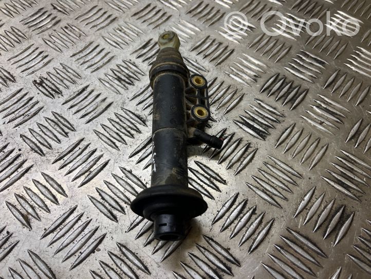 Volkswagen II LT Główny cylinder sprzęgła 0002903212