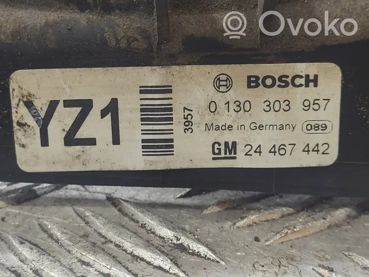 Opel Astra H Osłona wentylatora chłodnicy 24467444