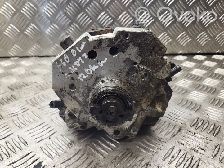 Volvo S60 Fuel injection high pressure pump 8689590