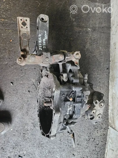 Opel Zafira A Mechaninė 5 pavarų dėžė 13104951