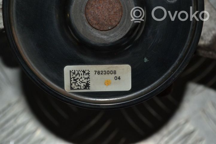 Toyota Avensis T270 Pompe de circulation d'eau 7823008