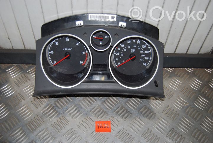 Opel Zafira B Compteur de vitesse tableau de bord 13267540