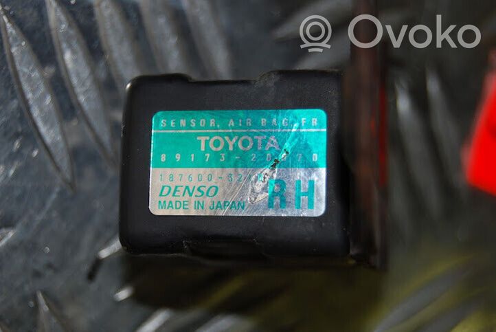 Toyota Avensis T220 Capteur de collision / impact de déploiement d'airbag 1876003210