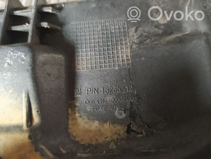 Opel Corsa D Dangtis akumuliatoriaus dėžės 13235642