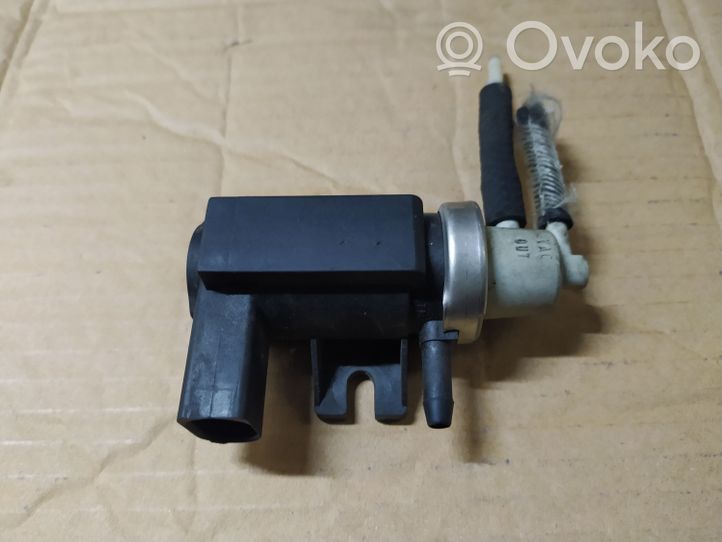 Volkswagen Bora Vacuum valve 1J0806627