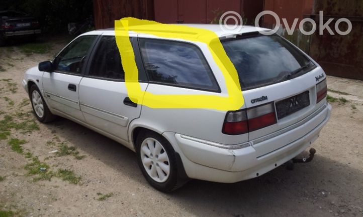 Citroen Xantia Fenêtre latérale avant / vitre triangulaire 