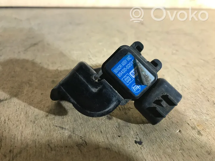 Toyota Corolla Verso E121 Air pressure sensor 8942002010