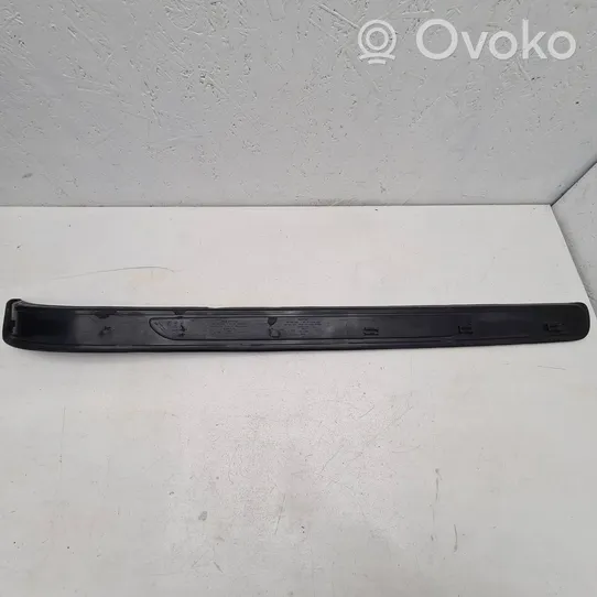 BMW 3 E92 E93 Etuoven kynnyksen suojalista 8042855