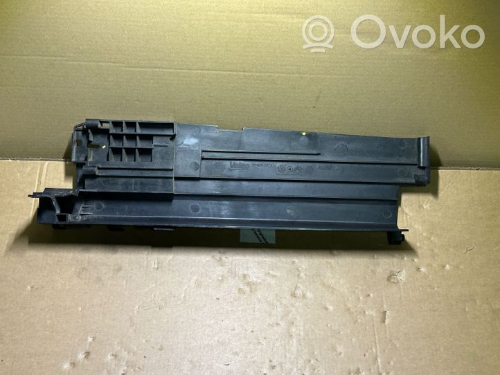 BMW 3 F30 F35 F31 Radiator cooling fan shroud 15272311