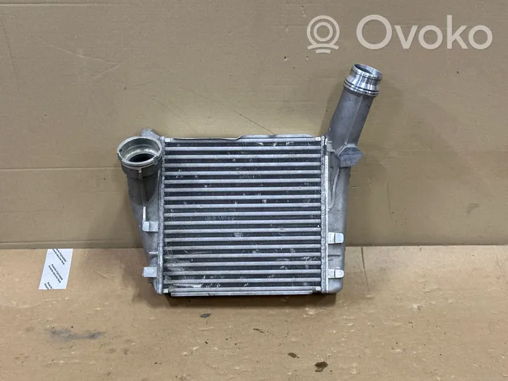 Porsche Cayenne (92A) Chłodnica powietrza doładowującego / Intercooler 7P5145804B