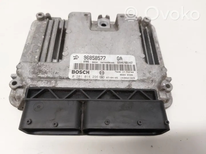 Opel Antara Variklio valdymo blokas 96858577