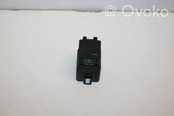 BMW 3 F30 F35 F31 Coolant fan relay 9207913