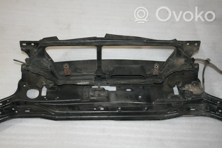 Volvo V70 Staffa del pannello di supporto del radiatore parte superiore 