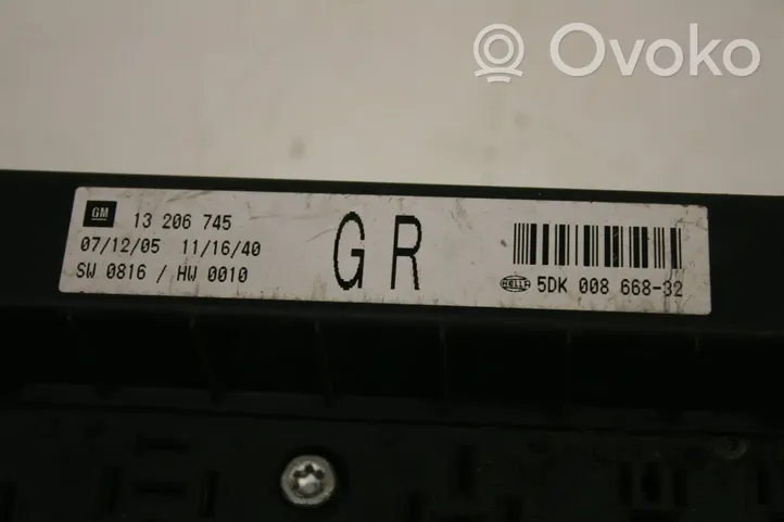 Opel Zafira A Module de fusibles 13206745