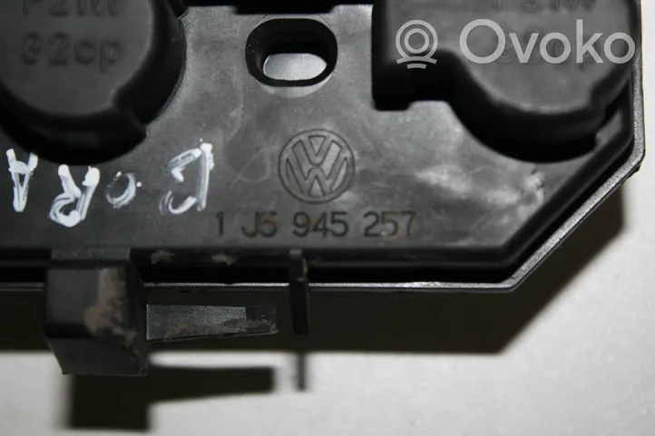 Volkswagen Bora Pièces détachées feux arrière 1J5945257