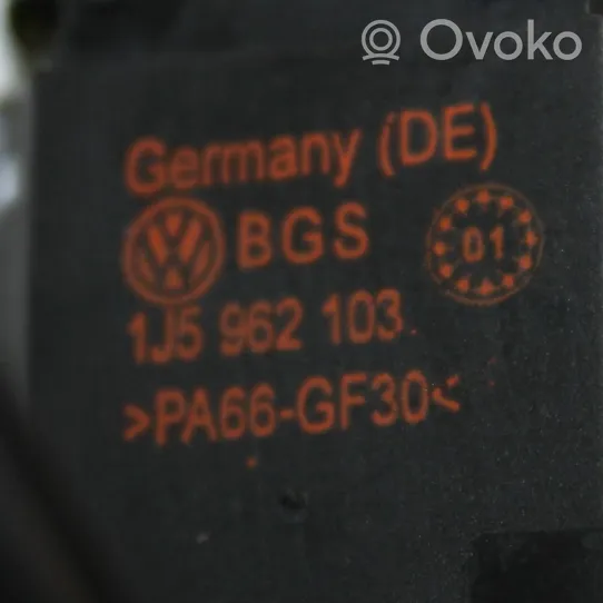 Volkswagen Bora Takaluukun ulkopuolinen lukko 1J5962103
